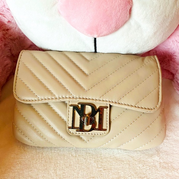 Badgley Mischka Handbags - NWT! Badgley Mischka Crossbody